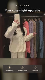 Pillowyn CosyCloud – Extra Soft Winter Pyjama Set